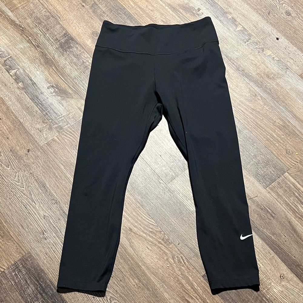 Nike - Dry Fit  Capri Women's Leggings sz S